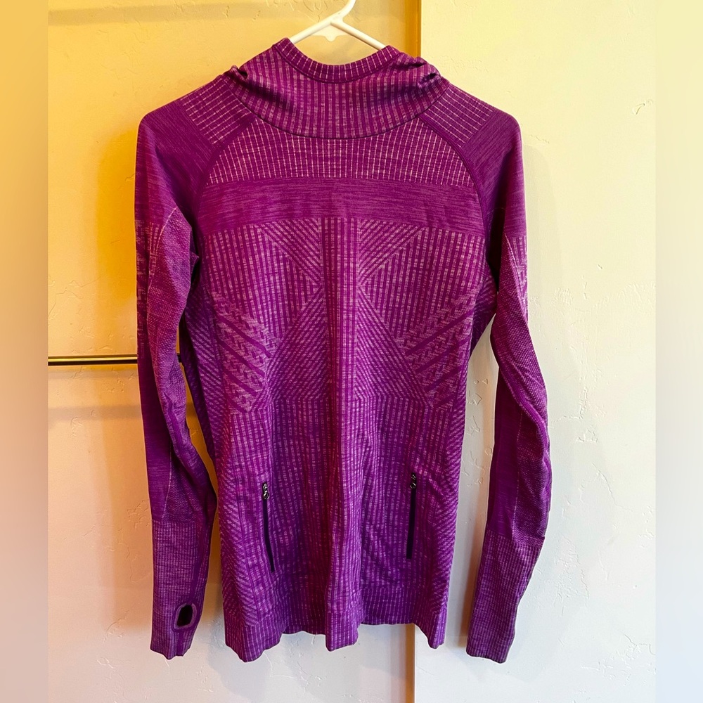 Lululemon run swiftly hooded top size 8